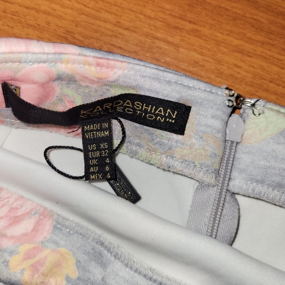 Two piece set - Picture 4 of 6